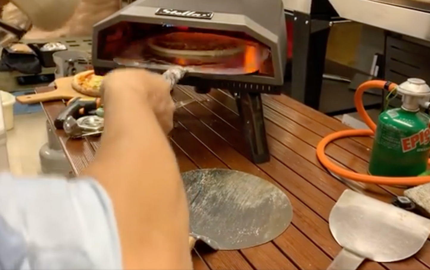 究極の回転式ピザプレート、ポータブルガスピザ窯　STELLA(ステッラ）