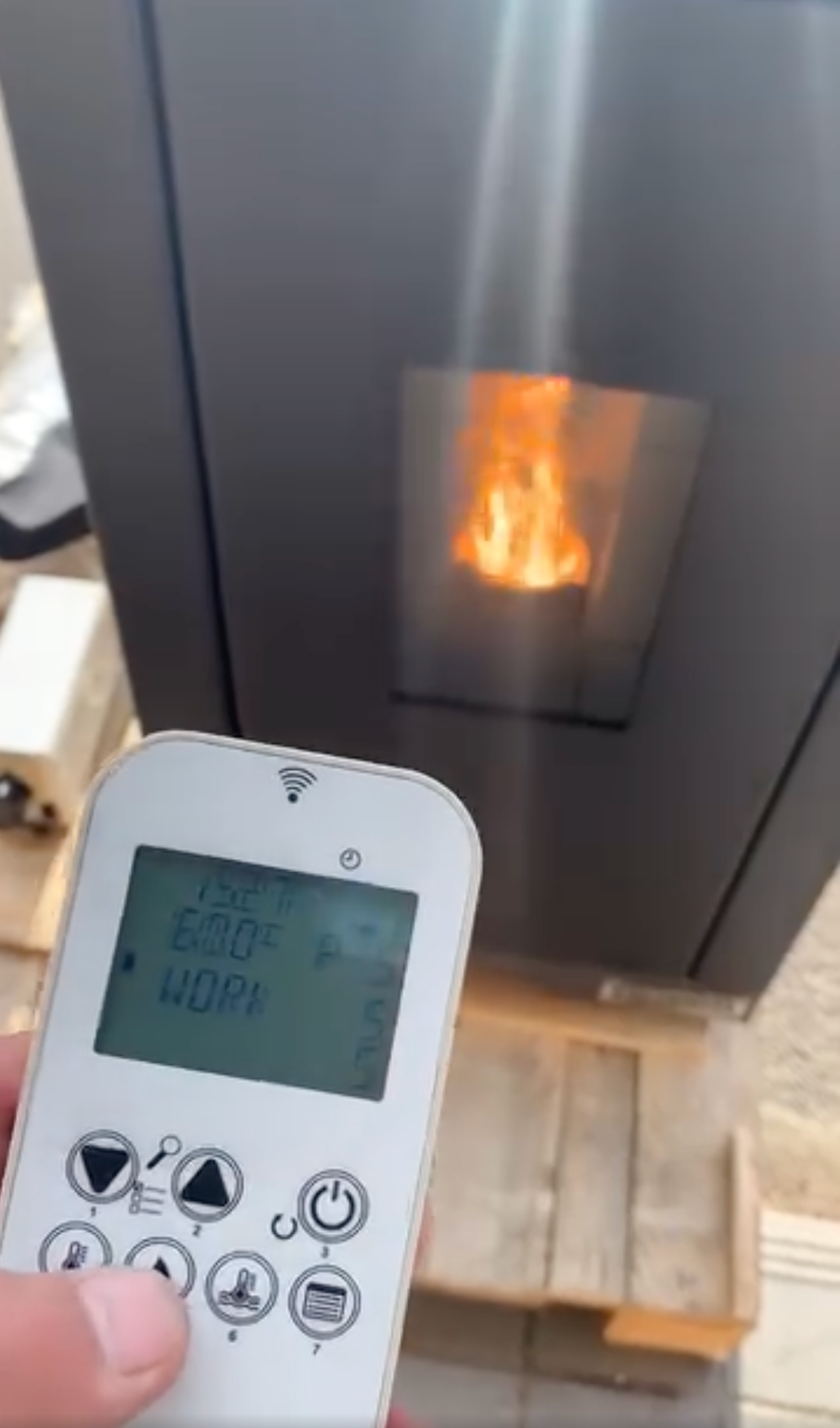 エレクトロニック制御ペレットサウナストーブ　VENERE MATIC