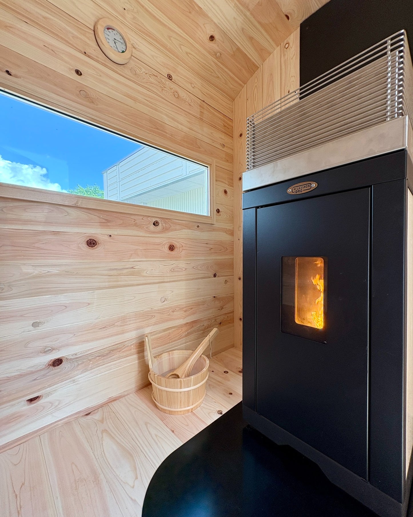 電気式ペレットサウナストーブ　ラミノックス　ヴェネレ・マティック９kW　（イタリア製）