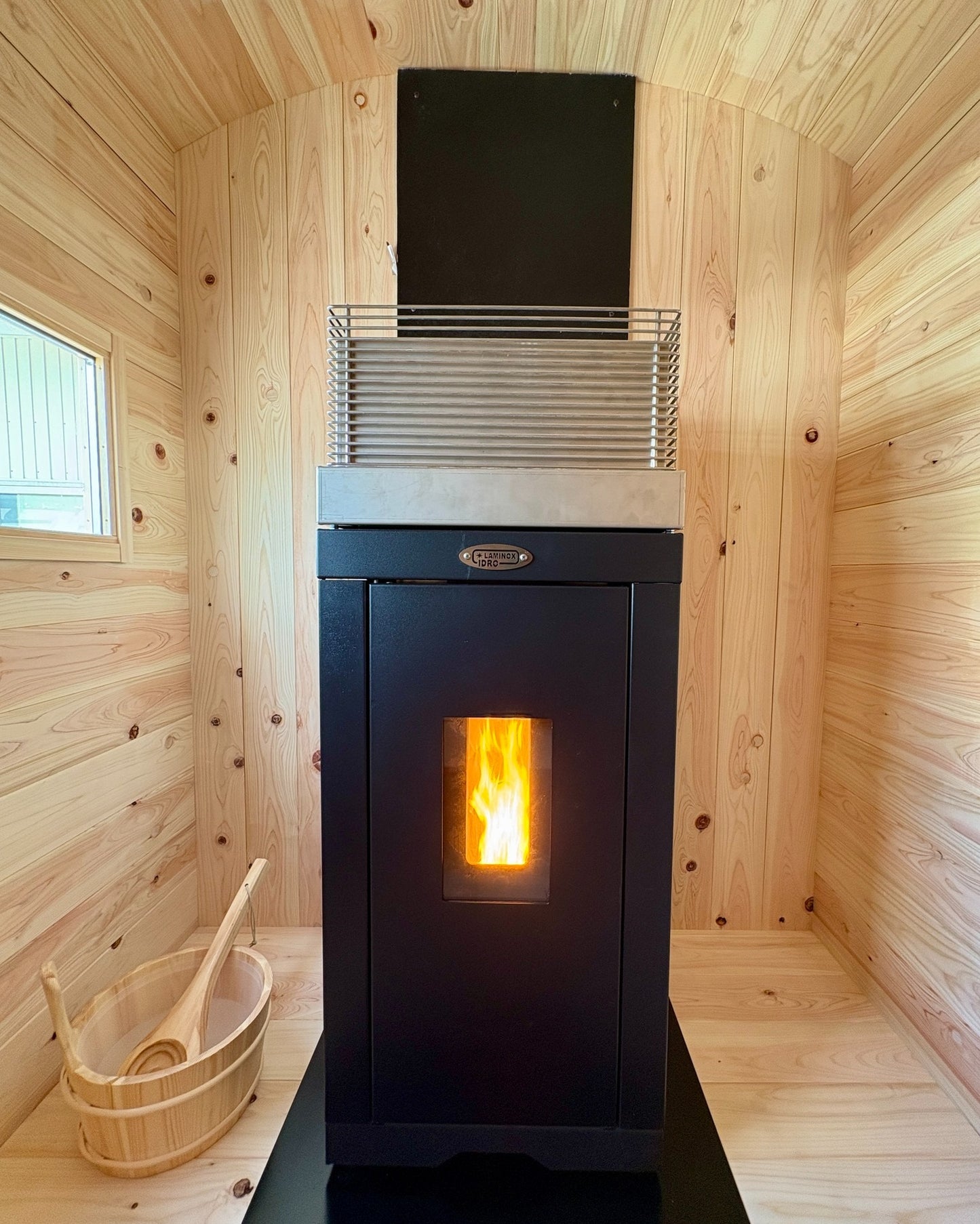 電気式ペレットサウナストーブ　ラミノックス　ヴェネレ・マティック９kW　（イタリア製）