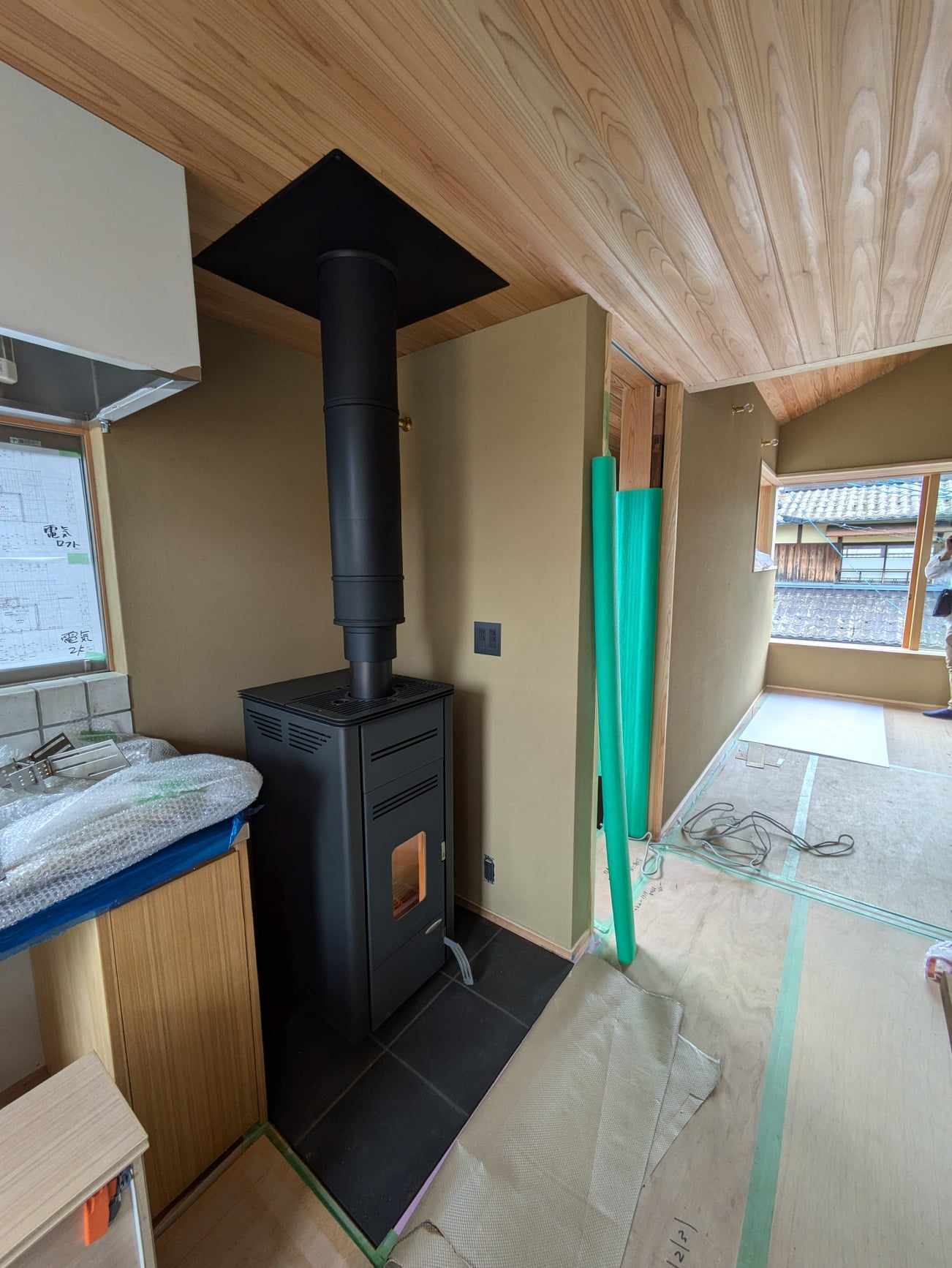 LAMINOX FIORELLO-PLUS（ラミノックス　フィオレッロ-プラス）無電源ペレットストーブ(薪兼用）　9.0KW　イタリア製