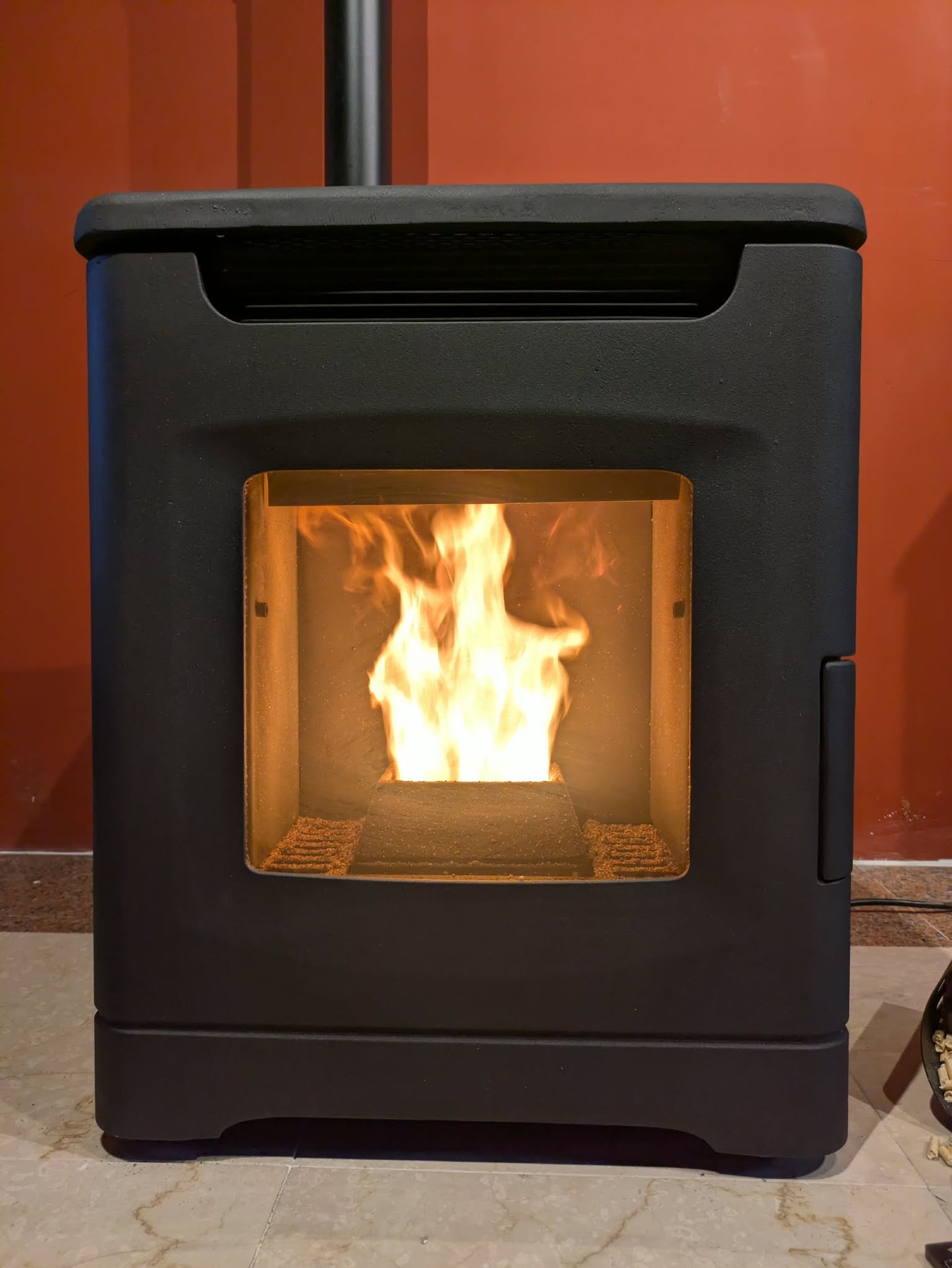 DANA ペレットストーブ6kW